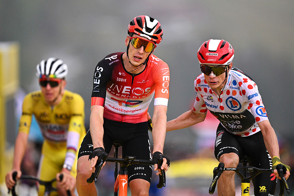 LA PLAGNE, FRANCE - JULY 25: (L-R) Stage winner Thymen Arensman of Netherlands and Team INEOS Grenadiers and Jonas Vingegaard of Denmark and Team Visma | Lease a Bike - Polka Dot Mountain Jersey react crossing the finish line during the 112th Tour de France 2025, Stage 19 a 93.1km stage from Albertville to La Plagne 2062m / #UCIWT / Stage route modified over infected cattle / on July 25, 2025 in La Plagne, France. (Photo by Tim de Waele/Getty Images)
