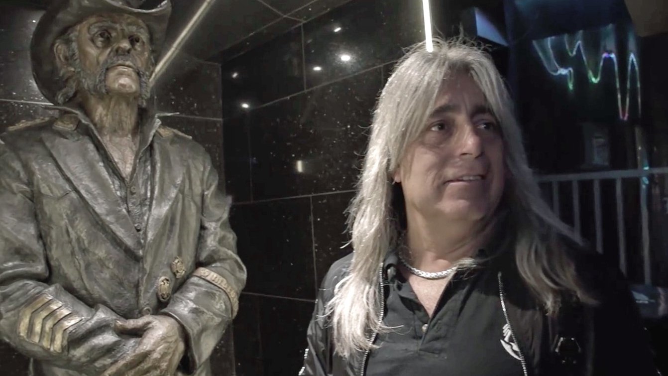 Mikkey Dee and Lemmy&#039;s statue