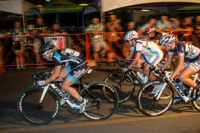 Laura Van Gilder (Mellow Mushroom) pushes the pace at the front.