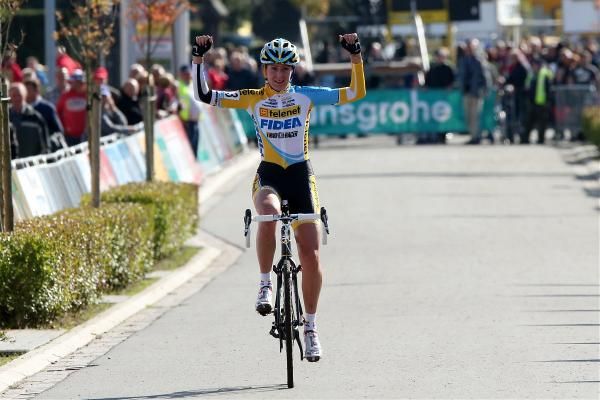 Nikki Harris (Telenet Fidea) wins in Ruddervoorde