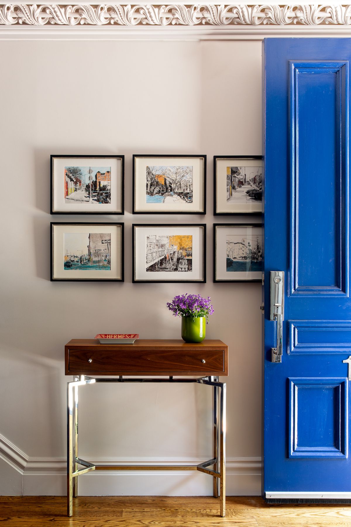 Découvrez l'intérieur d'une maison joyeuse à Boston qui regorge de couleurs