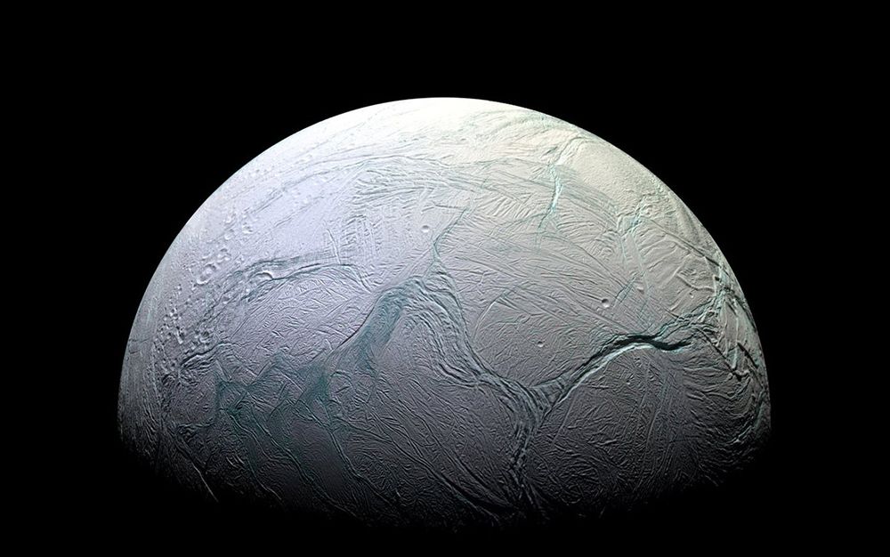 Weird 'Tiger Stripes' on Icy Saturn Moon Enceladus Finally Explained