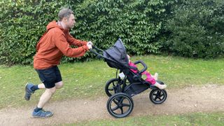 Hauck Runner Stroller 2: running