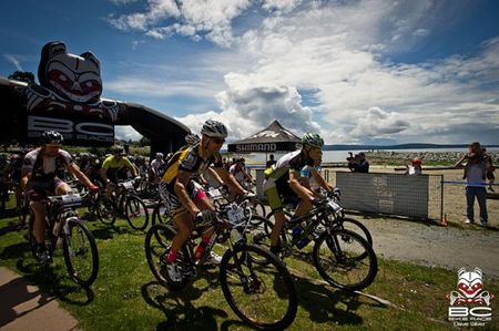 The start from Willingdon Park. From Left. Chris Sheppard (Rocky Mountain Factory Team), Jason Sager (Team Jamis), Matt Hadley (Xprezo-Borsao Factory)