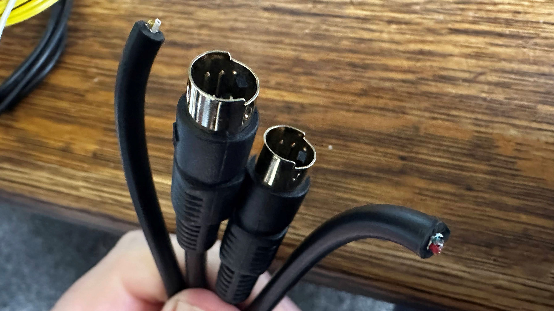 Building an Apple ADB to USB interface converter