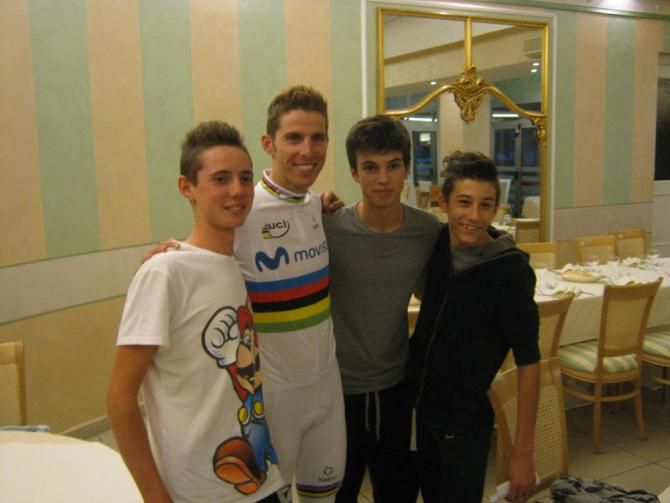 World champion Rui Costa (Movistar) and some young tifosi on the evening before Il Lombardia