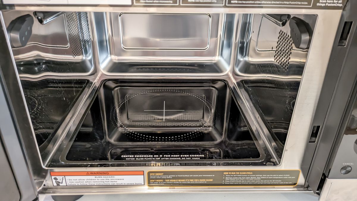 Ninja Crispi Microwave - inside view
