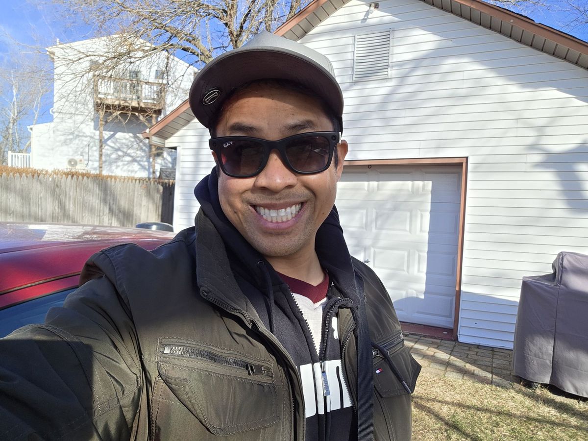 Samsung Galaxy S25 Ultra selfie sample.