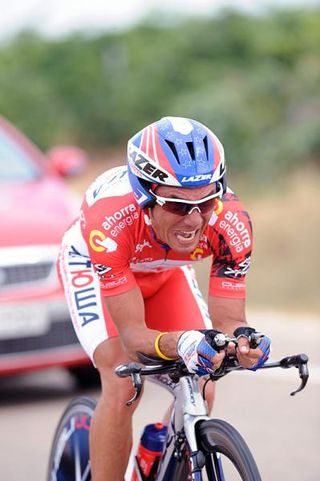 Joaquin Rodriguez (Katusha) fights a losing battle to remain in the red leader's jersey.