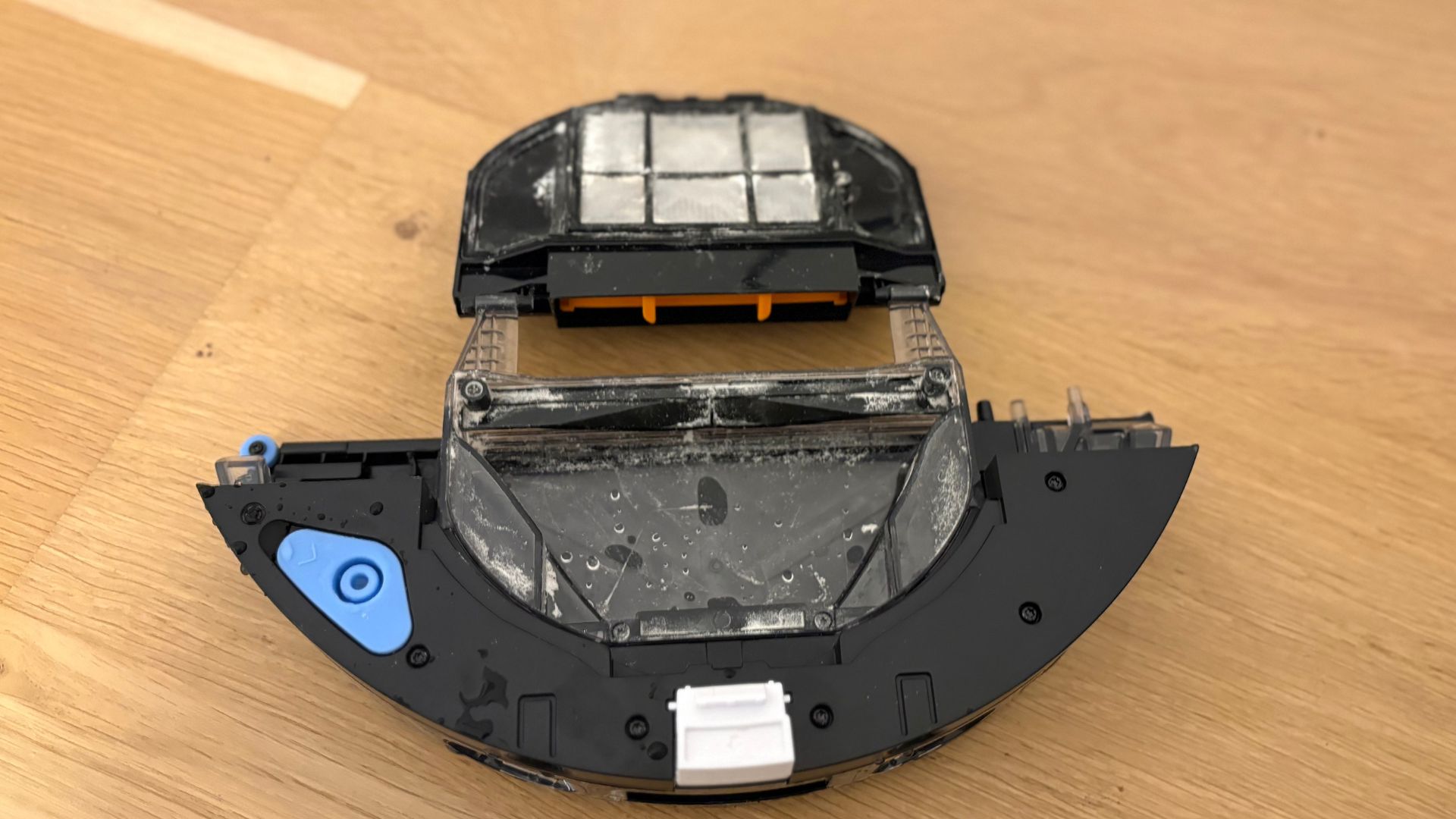 Testing the Shark PowerDetect ThermoCharged Robot Vacuum