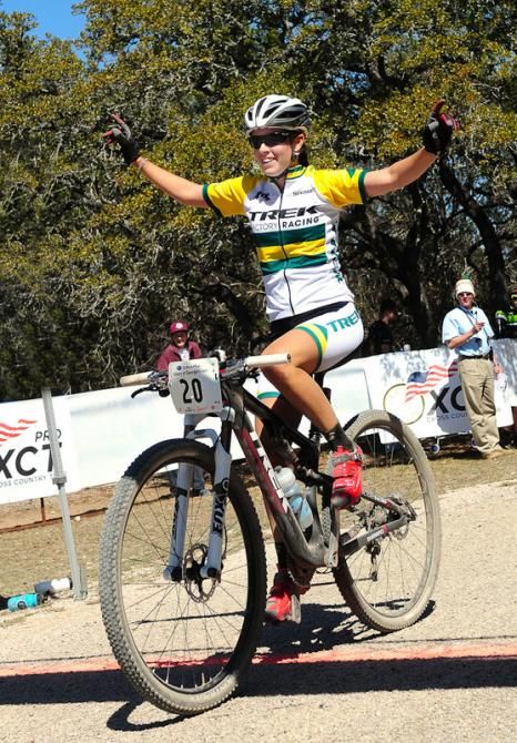 Rebecca Henderson (Trek Factory Racing) taking the Mellow Johnnys victory