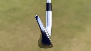 Photo of the Srixon ZXi5 Iron toe