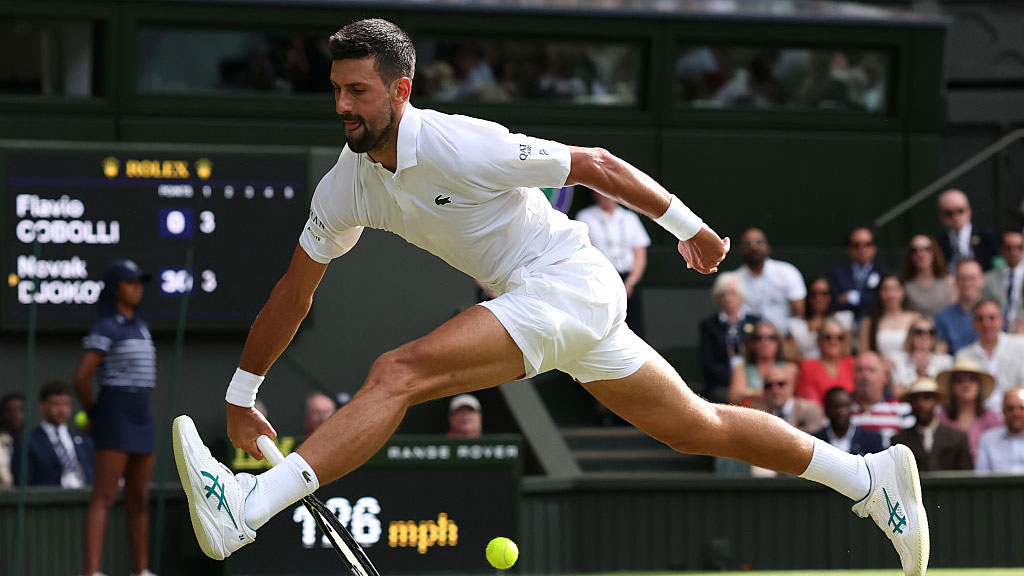 Wimbledon - Djokovic jumping