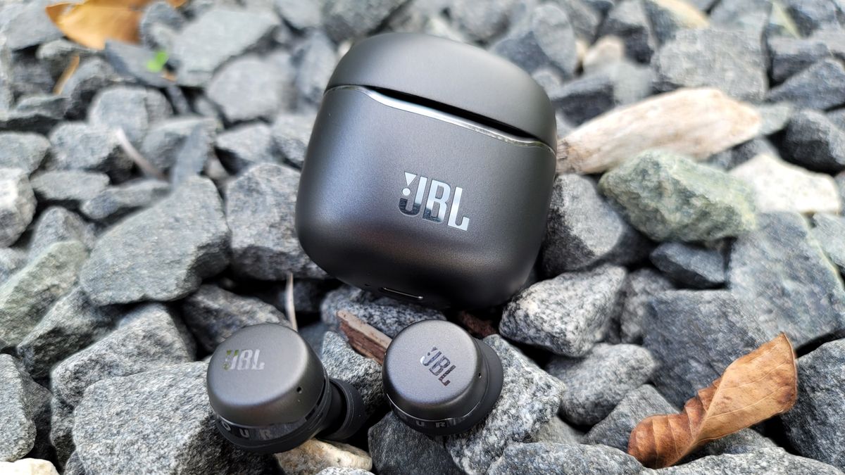 JBL expands its LIVE Series of headphones with ANC models