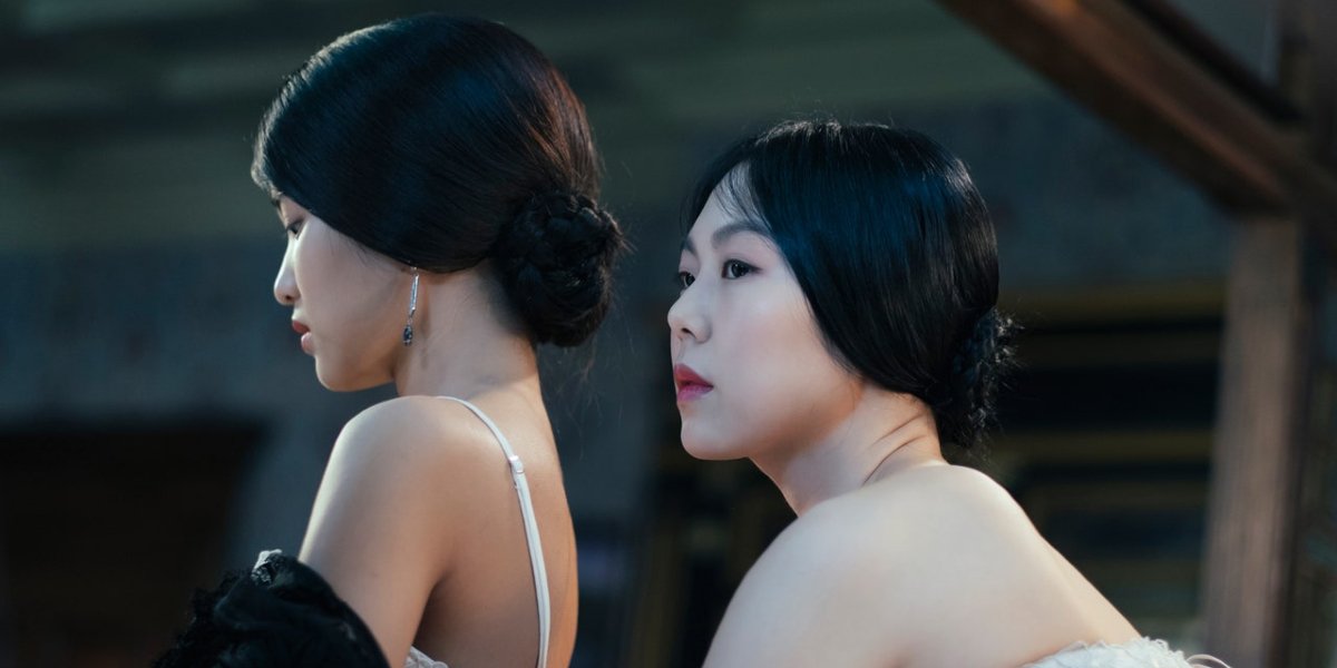 Kim Min-hee and Kim Tae-ri in The Handmaiden