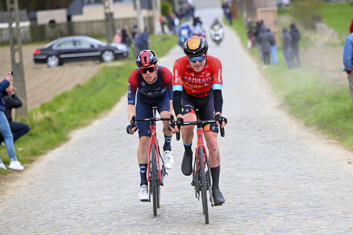 Ronde van Vlaanderen 2022 - Tour of Flanders - 106th Edition - Antwerp - Oudenaarde 272,5 km - 03/04/2022 - Fred Wright (GBR - Bahrain Victorious) - Dylan Van Baarle (NED - INEOS Grenadiers) - photo Vincent Kalut/PN/SprintCyclingAgency&Acirc;&copy;2022