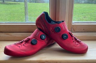 Image shows the Shimano S-Phyre RC903 shoes