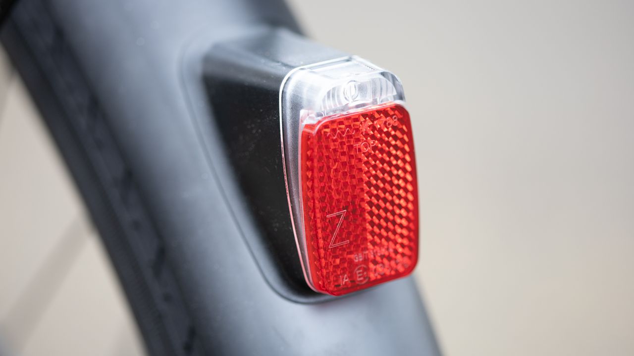 Woom Now 6 detail of rear light