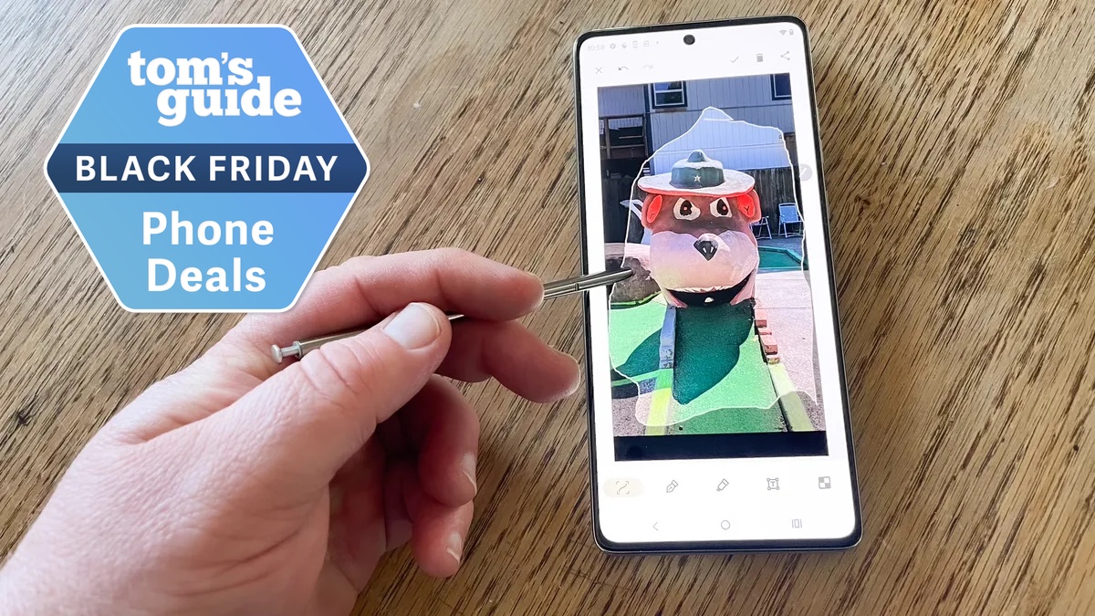 Moto G Stylus 5G 2024 with stylus in action and Black Friday badge