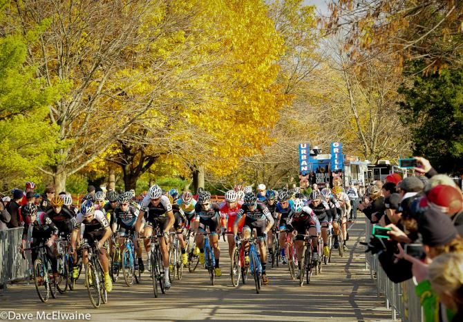 Tim Johnson (Cannondale Cyclocrossworld.com) takes the hole-shot
