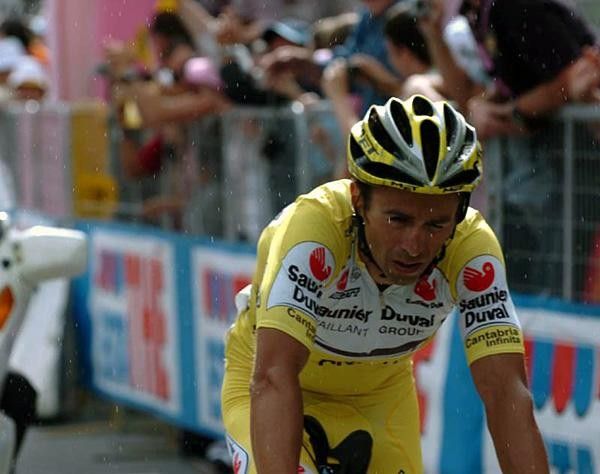 Gilberto Simoni (Saunier Duval-Prodir) finishes second.