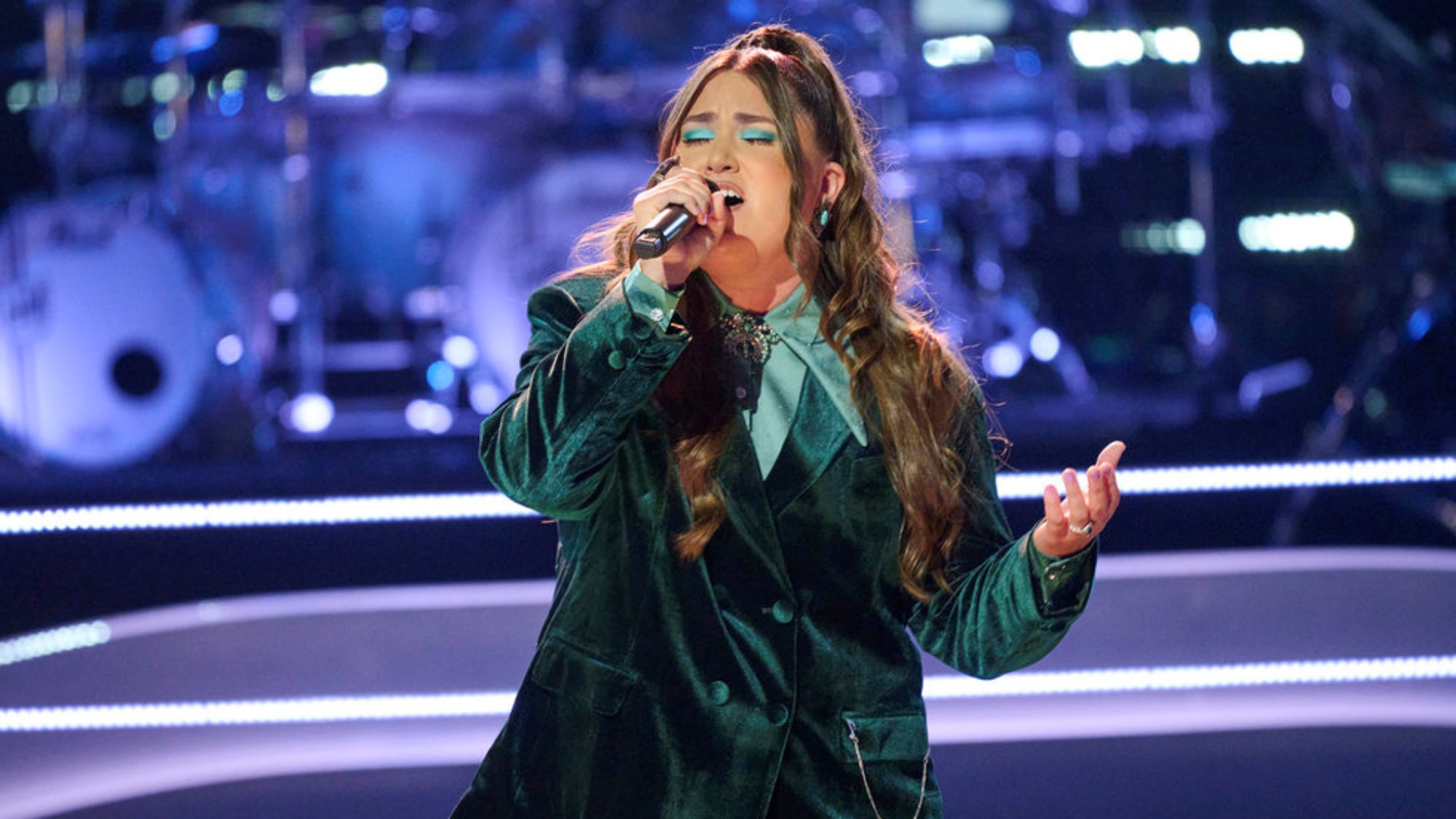 The Voice contestant Kayleigh Matthews performing during The Battles in Season 30.