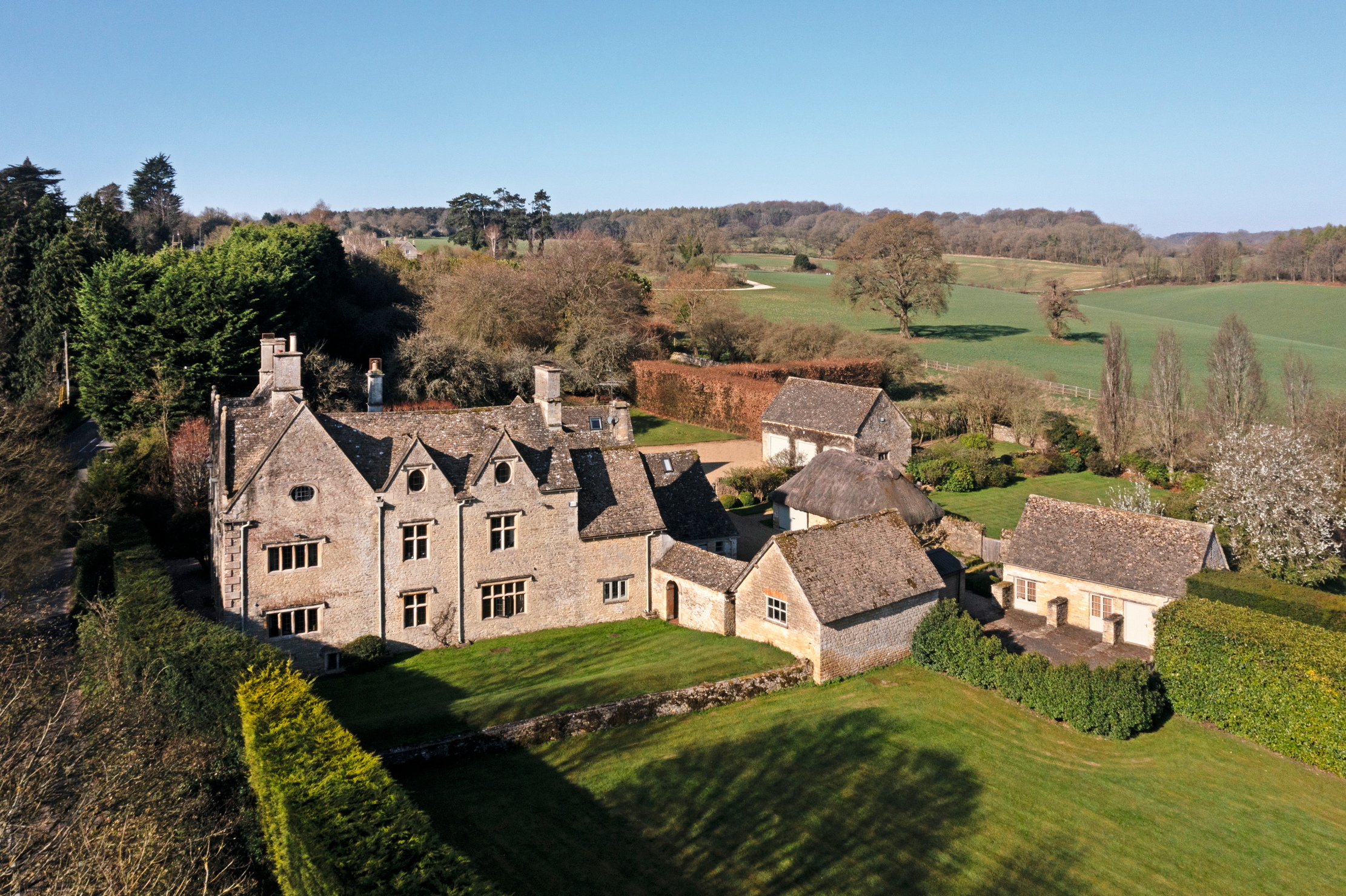Images of the exterior of Finstock Manor