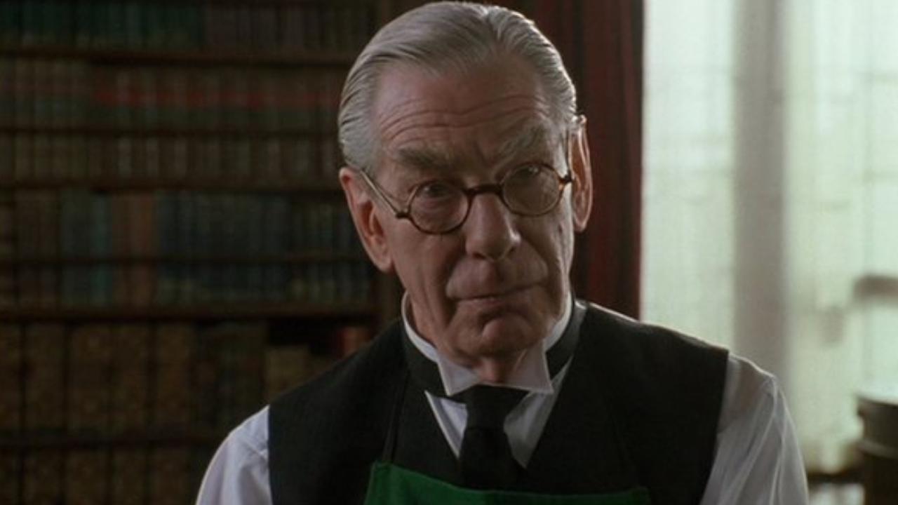 Michael Gough en Batman