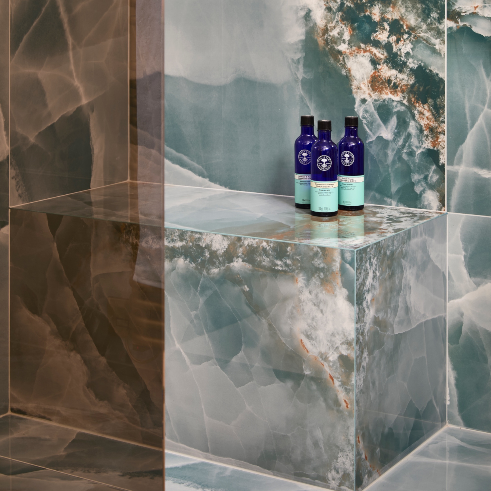 shower bench with marble tiles