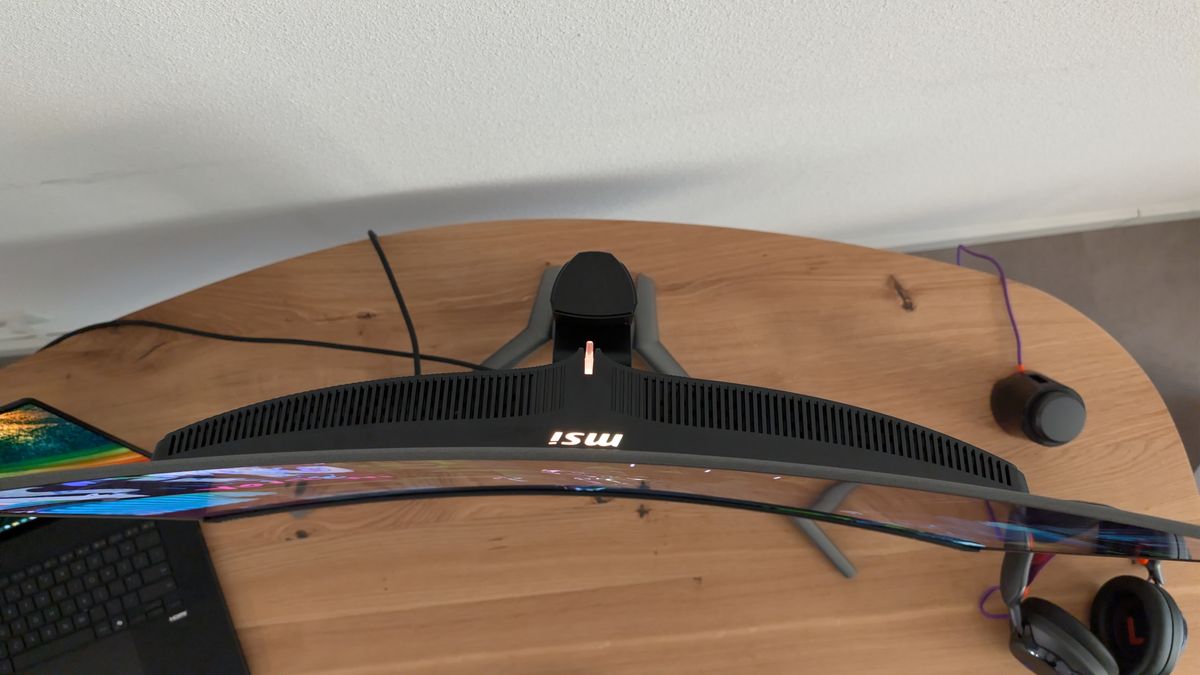 MSI MPG 321CURX QD-OLED