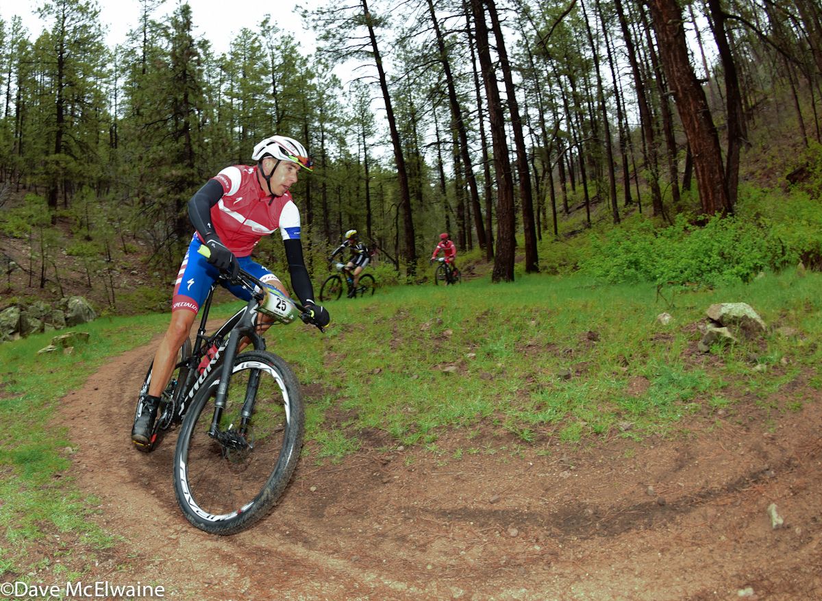 Todd Wells (Specialized) chasing Driscoll near the ten-mile mark