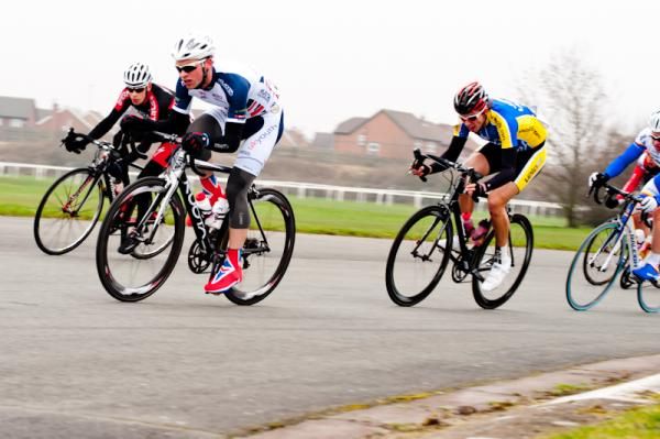 James Stewart (Team Youth UK) helps to pull out a lead.