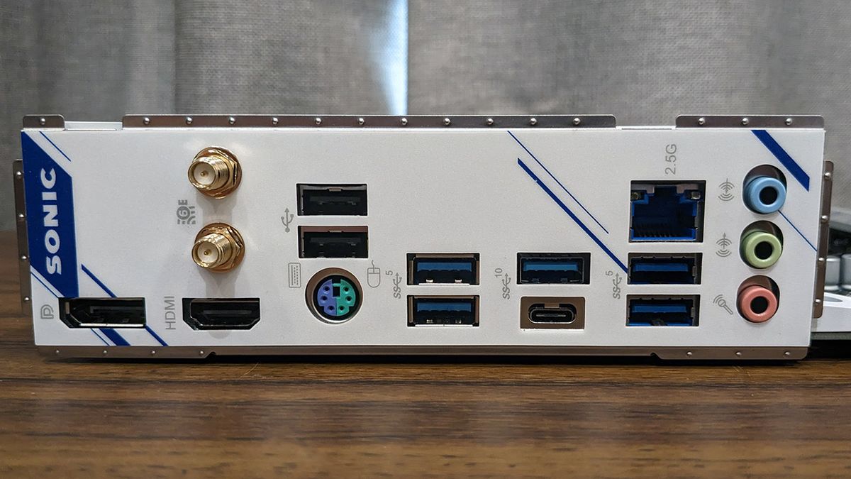 Asrock B760M PG Sonic WiFi rear IO