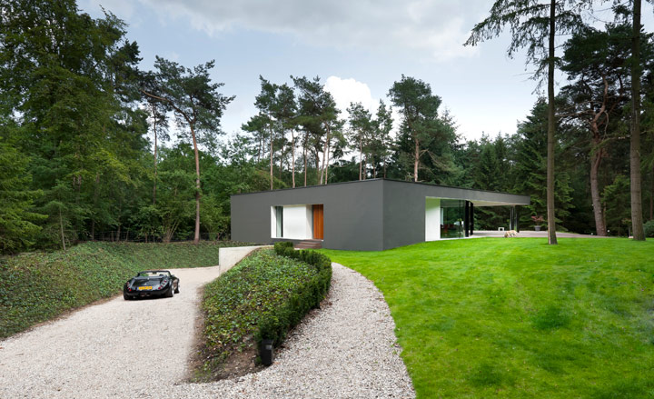 Rear exterior view of Villa Veth