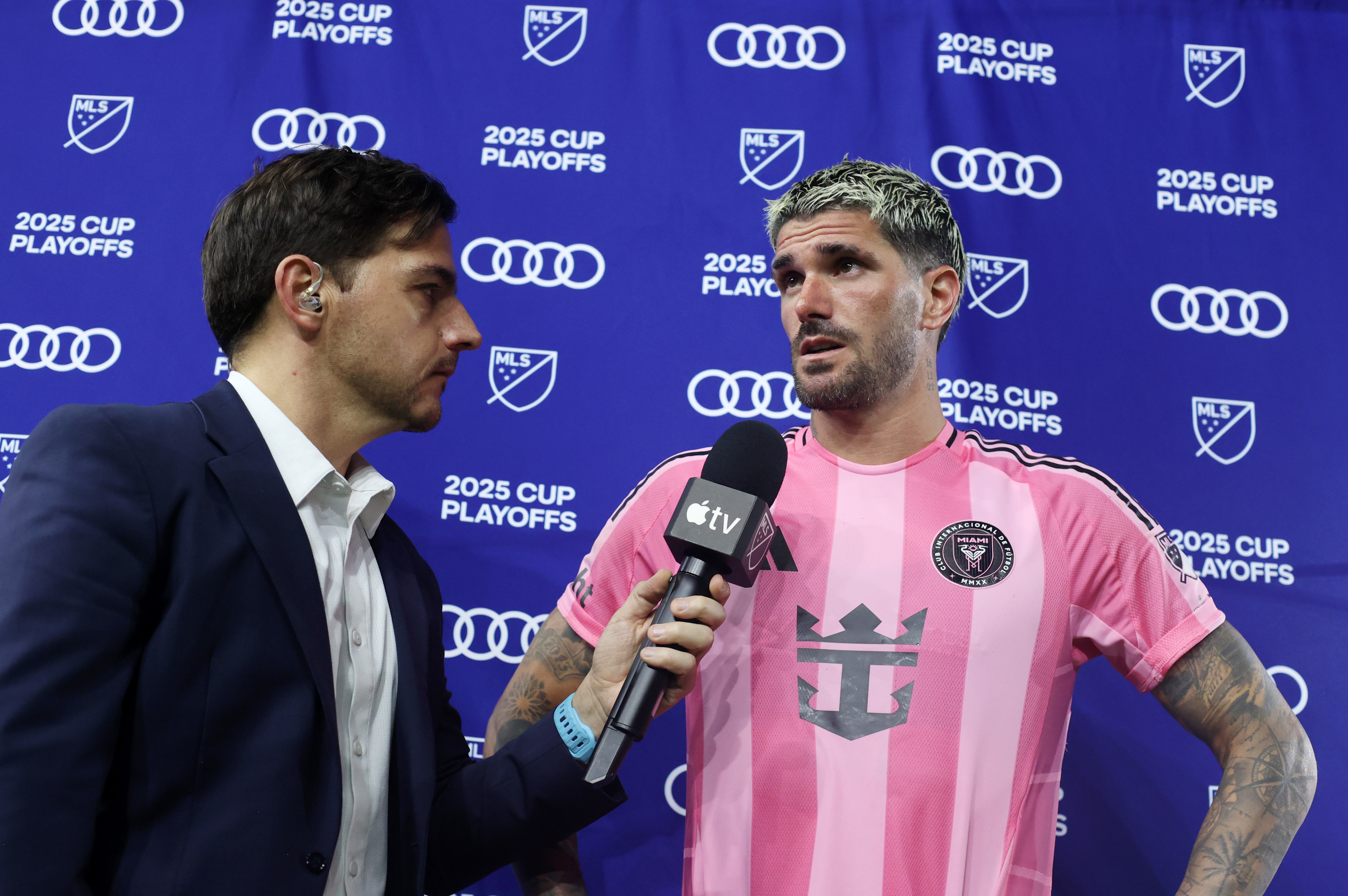FORT LAUDERDALE, FLORIDA - OCTOBER 24: Rodrigo De Paul #7 of Inter Miami CF talks to the media after the 2025 MLS Cup Playoff match between Inter Miami CF and Nashville SC at Chase Stadium on October 24, 2025 in Fort Lauderdale, Florida. (Photo by Leonardo Fernandez/Getty Images)
