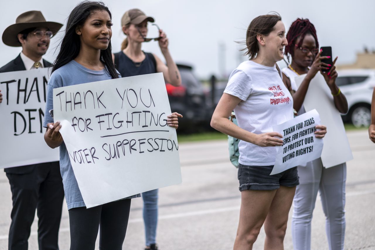 Supporters of Texas Democrats