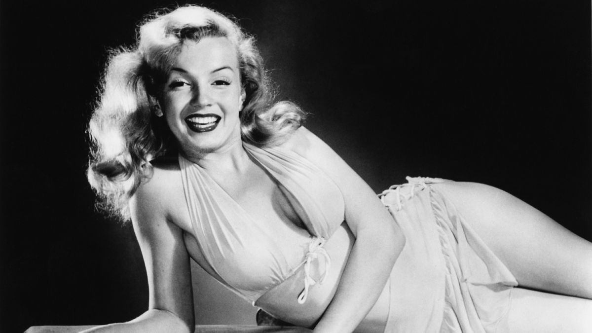 Marilyn Monroe card from estranged father up for auction