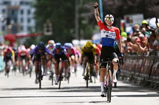 Vuelta a Burgos Feminas: Unbeatable Lorena Wiebes gallops to opening sprint victory on stage 1 by huge margin