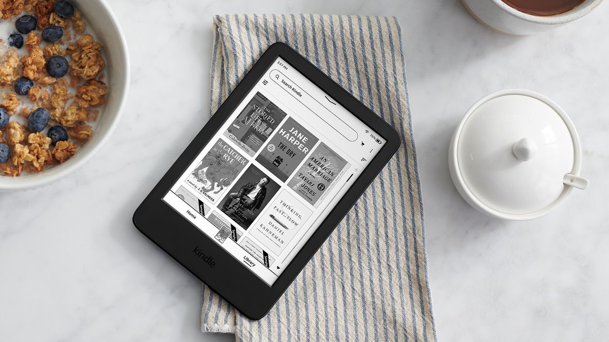 Someone hacked their 13-year-old Kindle to make a perfect desk assistant