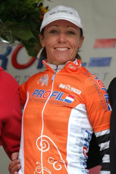 Martine Bras leads general classification at the Holland Ladies Tour.