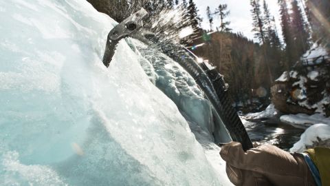 How to choose an ice axe: picking the right length and type | Advnture