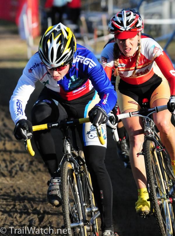 Andrea Smith (Ladies First Racing) leading the chase group