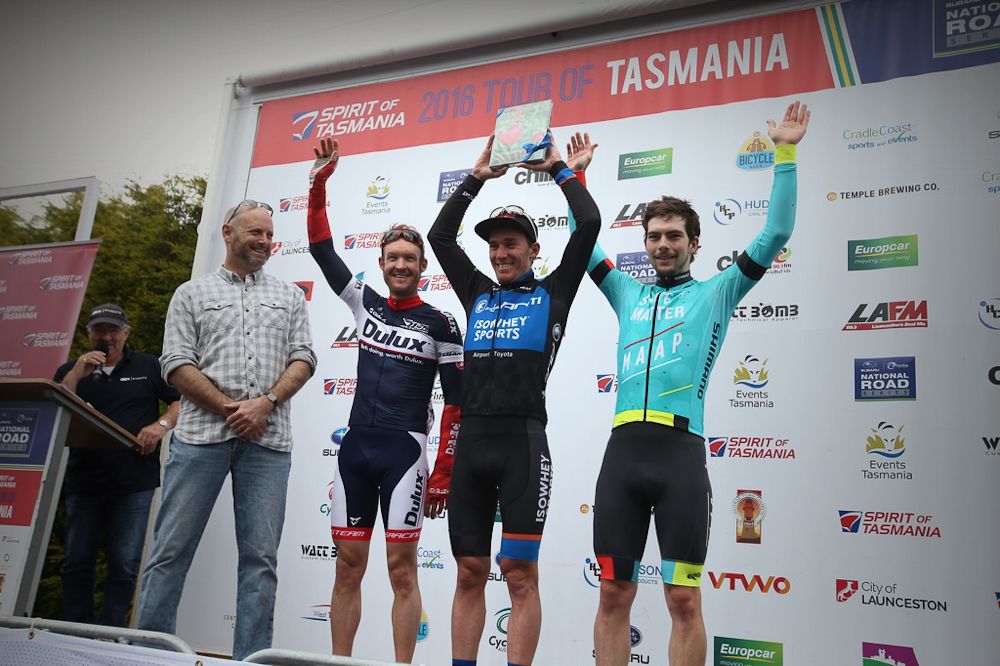 Podium (L-R): Bernard Sulzberger (TIS Racing Team), Anthony Giacoppo (Avanti IsoWhey Sport), Daniel Fitter (State of Matter/MAAP).