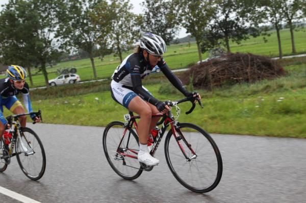 Lisa Brennauer (Hitec Products) was in the break with teammate Emma Johansson today