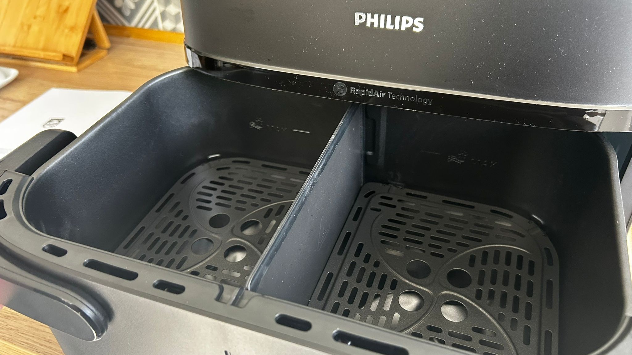 Philips 1000 Series Dual Basket Air Fryer drawer open