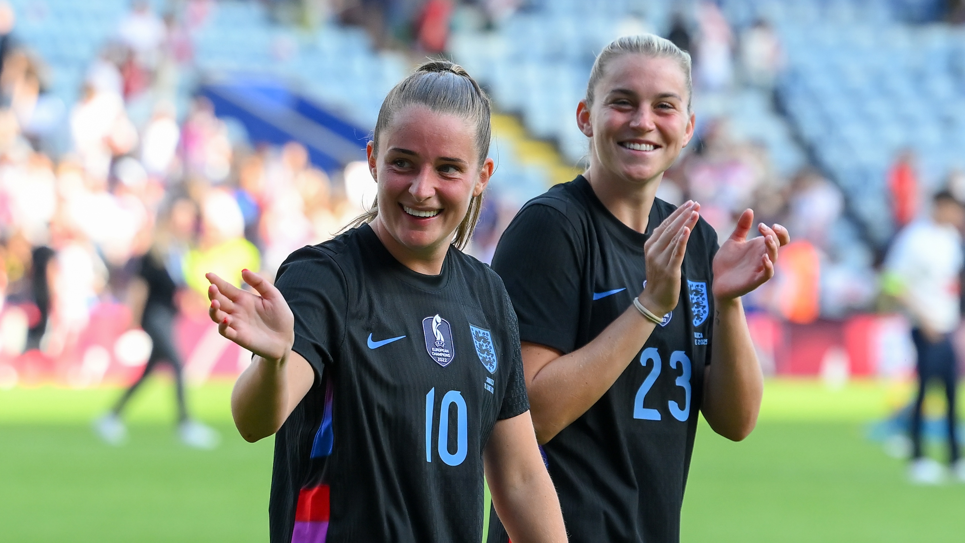 Ella Toone &amp; Alessia Russo take in adulation from fans after their Women&#039;s Euro 2025 warm-up game.