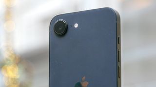 iPhone 16e review.