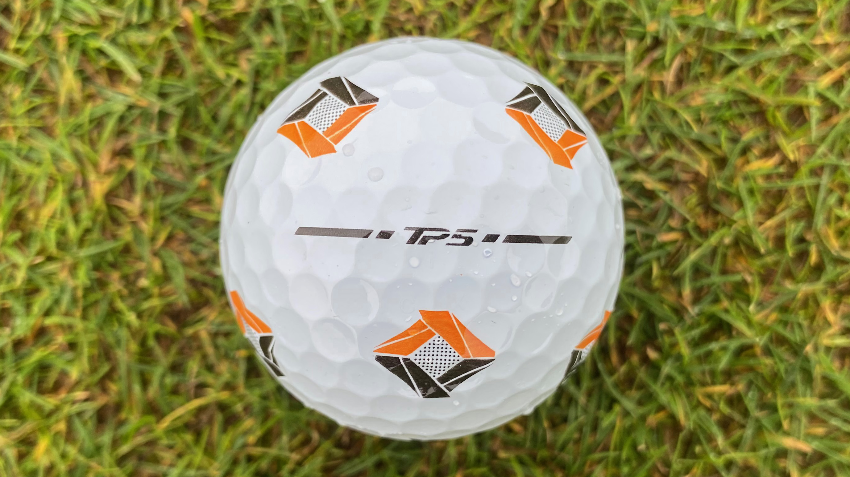 Photo of the TaylorMade 2024 TP5 Golf Ball