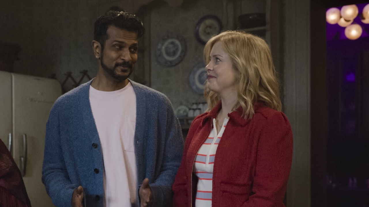 Jay smiling at Sam in Ghosts Season 5x03