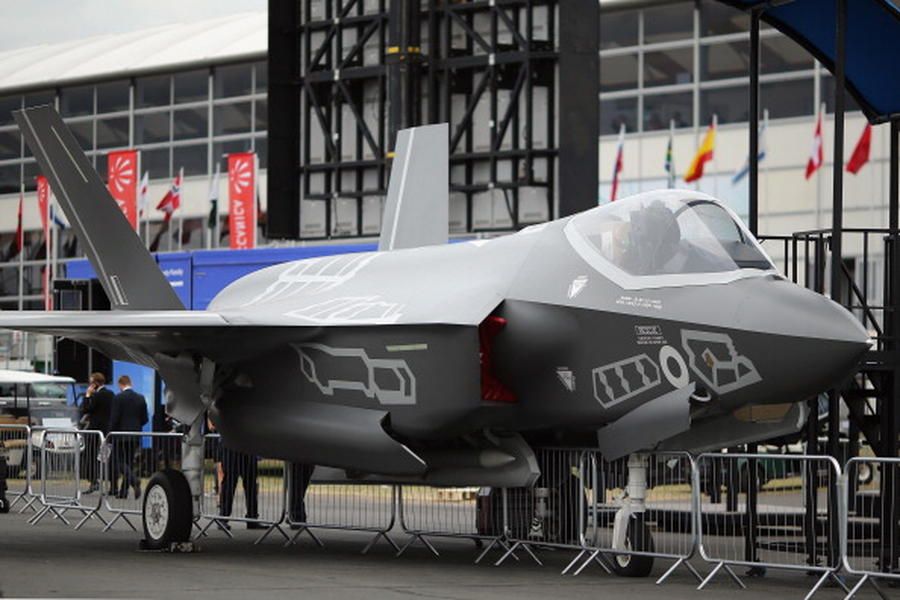 Watch the U.S. military&amp;#039;s next-generation fighter jet float in mid-air